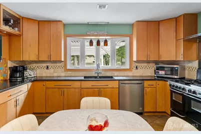 38 Van Ethel Drive, Middlesex, NJ 07747 - Photo 12