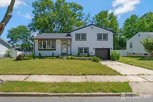 33 Larchmont Rd, Edison, NJ 08837 - Photo 2