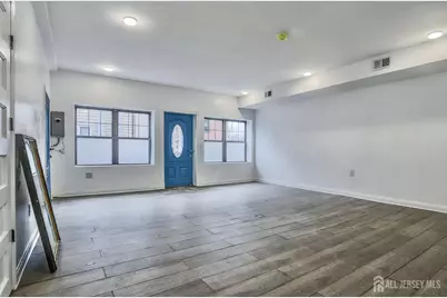 9017 Riverside Place, North Bergen, NJ 0747 - Photo 4