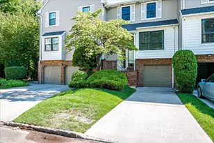 3902 Springbrook Dr, Edison, NJ 08820 - Photo 4