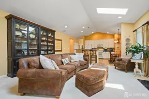 52 Vineyard Ct, Monroe Township, NJ 08831 - Photo 12