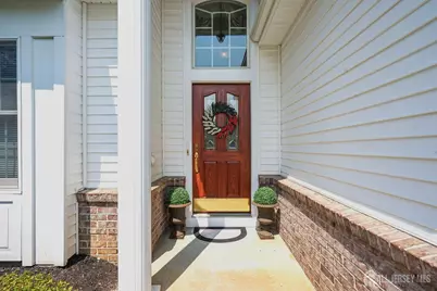 52 Vineyard Court, Monroe Township, NJ 08831 - Photo 2