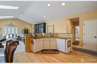 52 Vineyard Court, Monroe Township, NJ 08831 - Photo 8