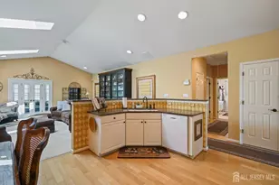 52 Vineyard Ct, Monroe Township, NJ 08831 - Photo 8