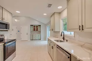 58 Pleasant Valley Rd, Old Bridge Township, NJ 08857 - Photo 14