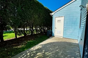 2703 Deerfield Dr, Edison, NJ 08820 - Photo 16