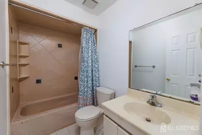104 Maple Hill Drive, Woodbridge Township, NJ 07095 - Photo 12
