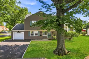 9 Meyer Rd, Edison, NJ 08817 - Photo 4