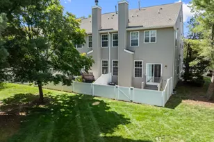 1301 Dahlia Cir, South Brunswick Township, NJ 08810 - Photo 2