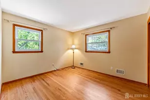5 Yale Ct, East Brunswick Township, NJ 08816 - Photo 20