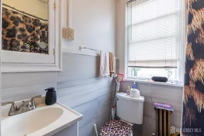 32 Suydam Street, New Brunswick, NJ 08901 - Photo 16