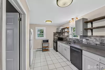32 S 7th Avenue S, Highland Park, NJ 08904 - Photo 8