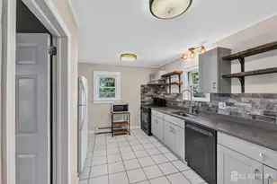 32 S 7th Ave S, Highland Park, NJ 08904 - Photo 8