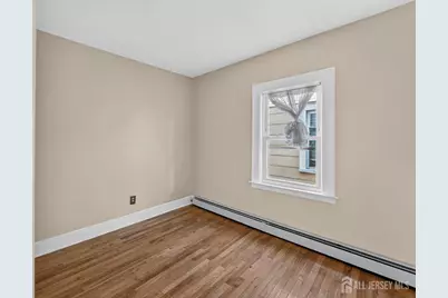 32 S 7th Avenue S, Highland Park, NJ 08904 - Photo 6