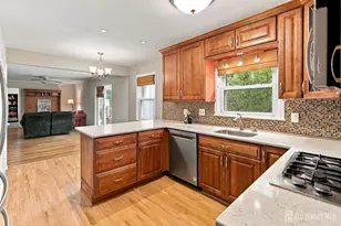 95 Maple Stream Rd, East Windsor Township, NJ 08520 - Photo 12
