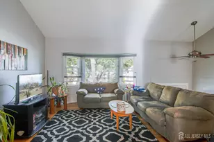 31 Heidi Dr, Fords, NJ 08863 - Photo 6