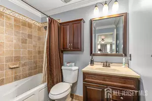 4 Heritage Square, Sayreville, NJ 08872 - Photo 12