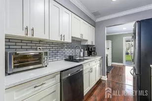 4 Heritage Square, Sayreville, NJ 08872 - Photo 4