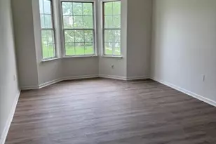 27 Dennis Ct, Hightstown, NJ 08520 - Photo 4
