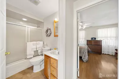 932 Beatrice Parkway, Edison, NJ 08820 - Photo 24