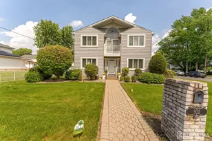 932 Beatrice Pkwy, Edison, NJ 08820 - Photo 1