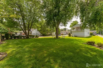 932 Beatrice Parkway, Edison, NJ 08820 - Photo 34