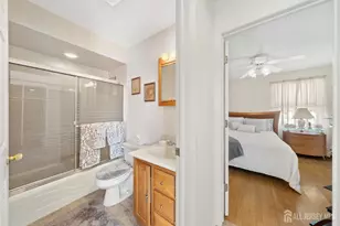 932 Beatrice Pkwy, Edison, NJ 08820 - Photo 12