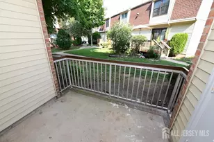 302 Hidden Village Dr, Perth Amboy, NJ 08861 - Photo 14