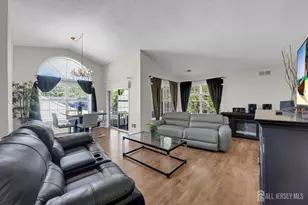 8 Ingram Dr, Monroe Township, NJ 08831 - Photo 10