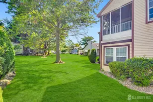 8 Ingram Dr, Monroe Township, NJ 08831 - Photo 4