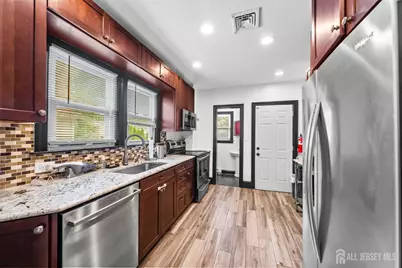 13 Baldwin Street, New Brunswick, NJ 08901 - Photo 8