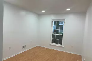 158 Darwin Ln, North Brunswick Township, NJ 08902 - Photo 4