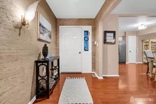 17 Betsy Ross Dr, Monroe Township, NJ 08831 - Photo 2