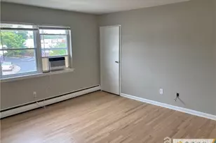 250 Penn Ave, Edison, NJ 08817 - Photo 4