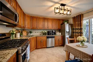22 Borell Square, Sayreville, NJ 08859 - Photo 8