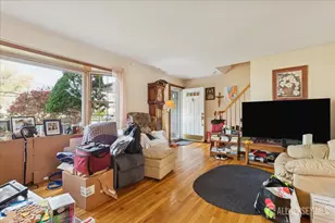 28 Debra Pl, Sewaren, NJ 07077 - Photo 4