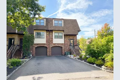 6005 N Oaks Boulevard, North Brunswick Township, NJ 08902 - Photo 1