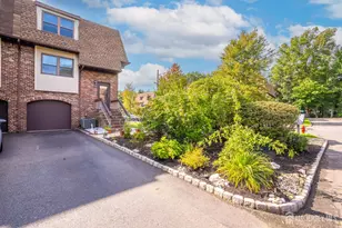 6005 N Oaks Blvd, North Brunswick Township, NJ 08902 - Photo 2