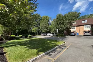 6005 N Oaks Blvd, North Brunswick Township, NJ 08902 - Photo 28
