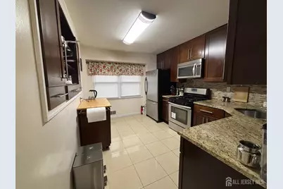 6005 N Oaks Boulevard, North Brunswick Township, NJ 08902 - Photo 10