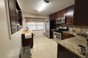 6005 N Oaks Blvd, North Brunswick Township, NJ 08902 - Photo 10