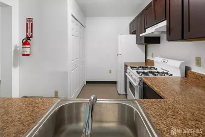 [Address not provided], Jersey City, NJ 07605 - Photo 8