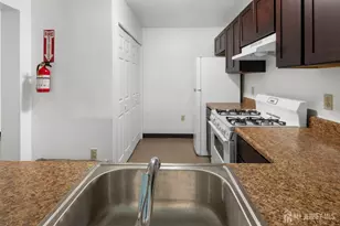 [Address not provided], Jersey City, NJ 07605 - Photo 8
