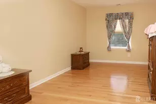 25 Huntington Rd, Edison, NJ 08820 - Photo 36