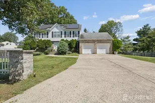 8 Piluso Way, Piscataway Township, NJ 08854 - Photo 2