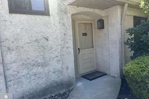 74 Carriage Pl, Edison, NJ 08820 - Photo 2