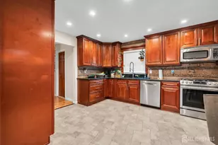 1 MacIntosh Ct, East Brunswick Township, NJ 08816 - Photo 6