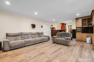 1 MacIntosh Ct, East Brunswick Township, NJ 08816 - Photo 10