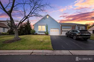 29 Hillsborough Dr, Monroe Township, NJ 08831 - Photo 1
