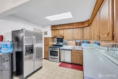 140 Camelot Drive, Port Reading, NJ 07064 - Photo 6